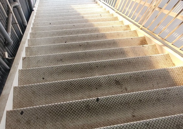 外階段塗装工事　工事前